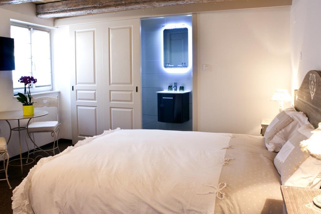 Chambre Le Hupsa Pfannala Saint-Hippolyte  Oda fotoğraf