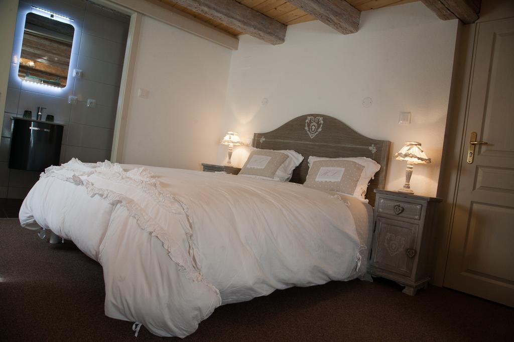 Chambre Le Hupsa Pfannala Saint-Hippolyte  Oda fotoğraf