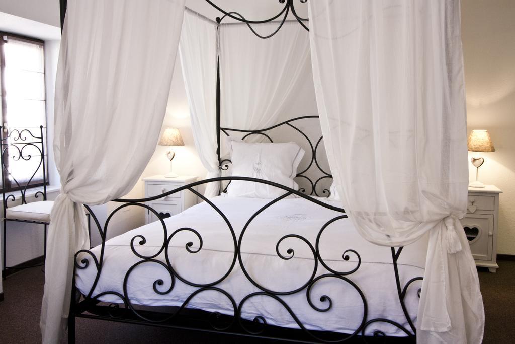 Chambre Le Hupsa Pfannala Saint-Hippolyte  Oda fotoğraf